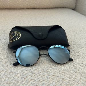 RayBan RB3447 Round Metal sunglasses in Black/Silver